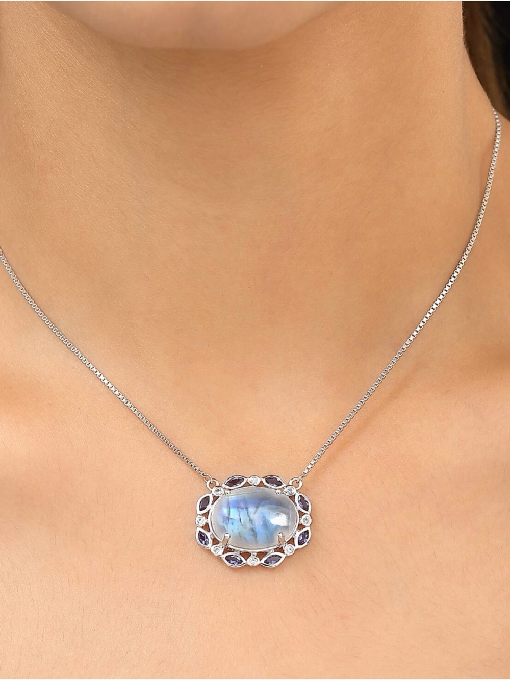 Sterling Silver Rainbow 11.6 ctw Moonstone Pendant Necklace in sterling silver